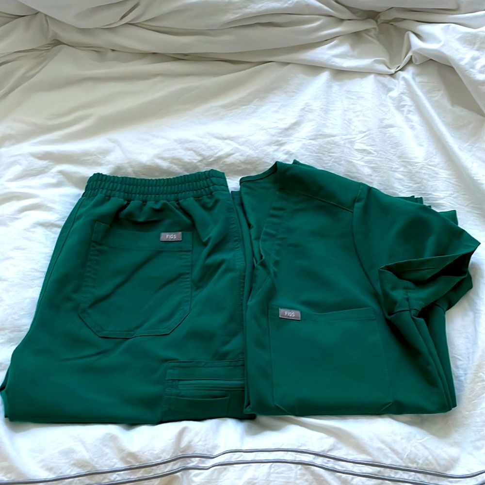 Women’s Figs Scrubs. Hunter Green - Small